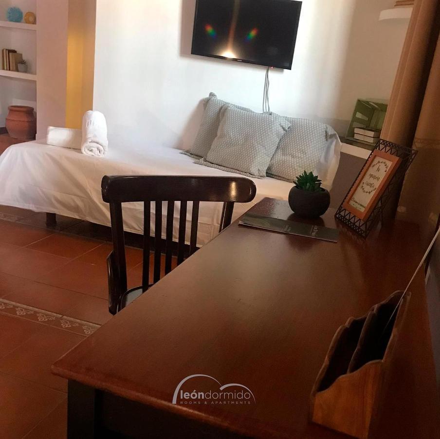 Leon Dormido Rooms & Apartments โปลอป ภายนอก รูปภาพ